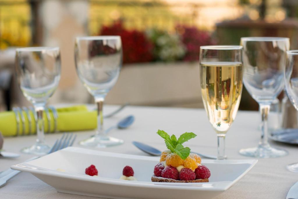 Logis Hotel Restaurant La Porte Des Cevennes Anduze Kültér fotó