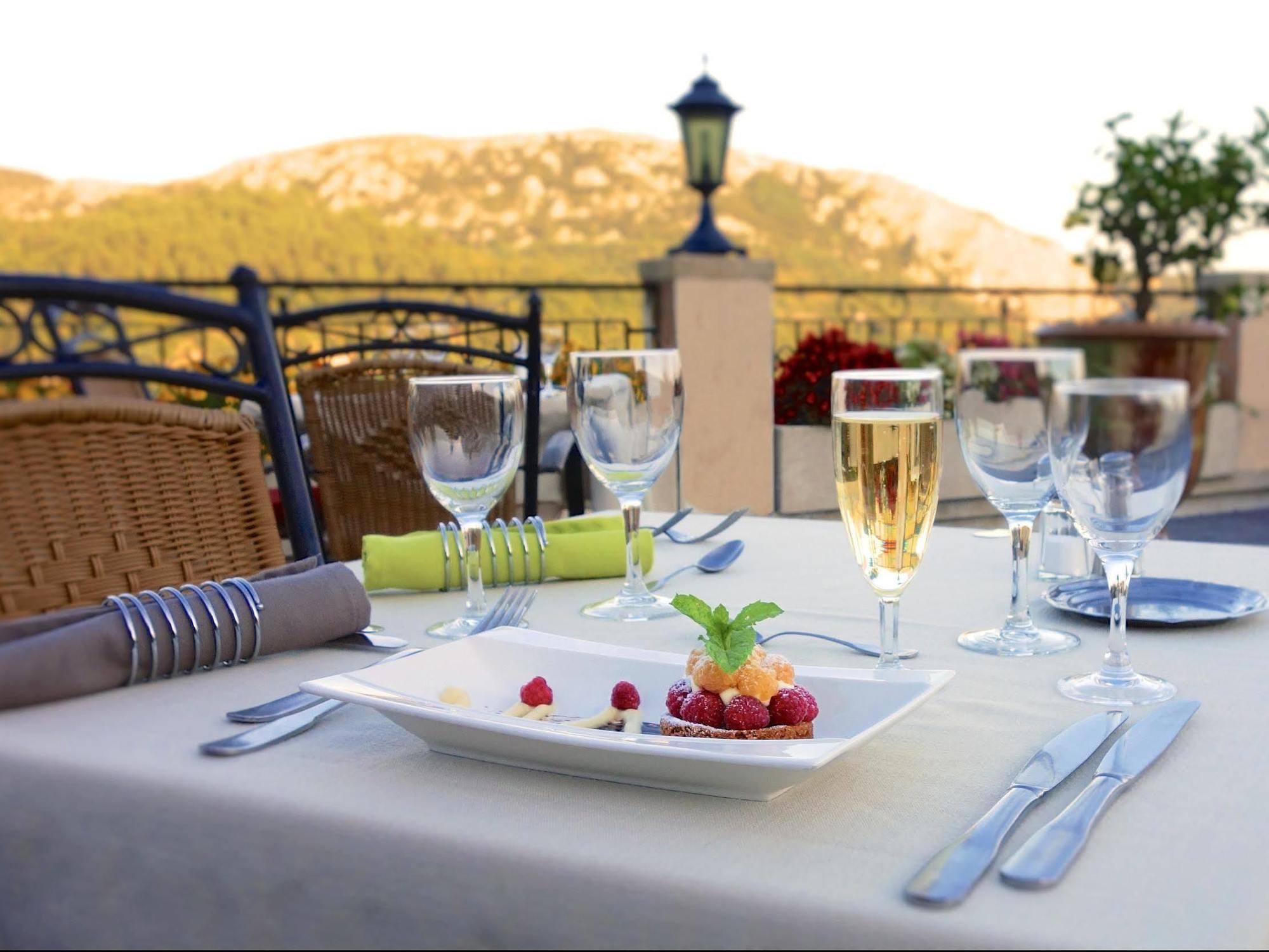 Logis Hotel Restaurant La Porte Des Cevennes Anduze Kültér fotó